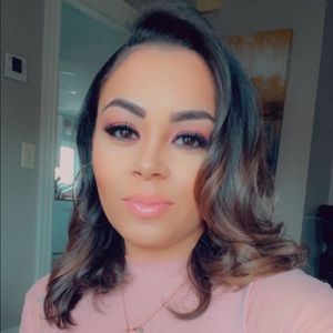 Meet your Posher, Elena